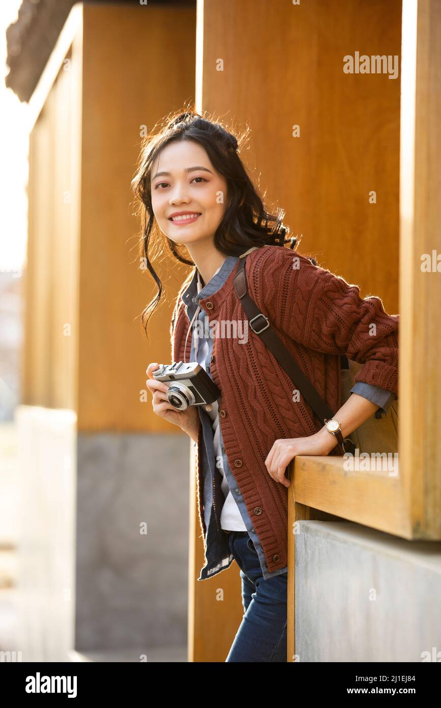 Female tourist with a camera hi-res stock photography and images - Alamy