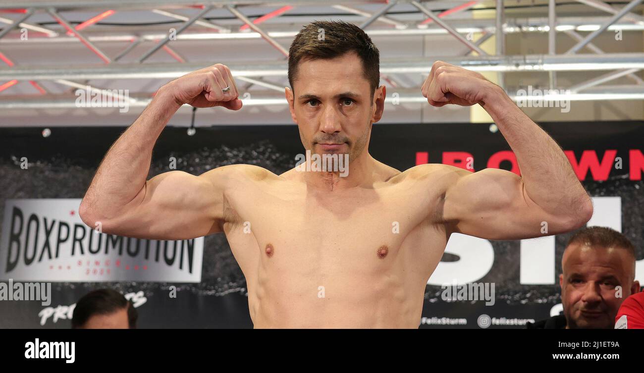 Dortmund, Deutschland. 25th Mar, 2022. firo 03/25/2022, boxing, boxing, weigh-in, in Dortmund, for the World Cup qualification fight between Felix STURM and Istvan SZILI in the Westfalenhalle, superweight, the weigh-in, Felix STURM, poses Credit: dpa/Alamy Live News Stock Photo
