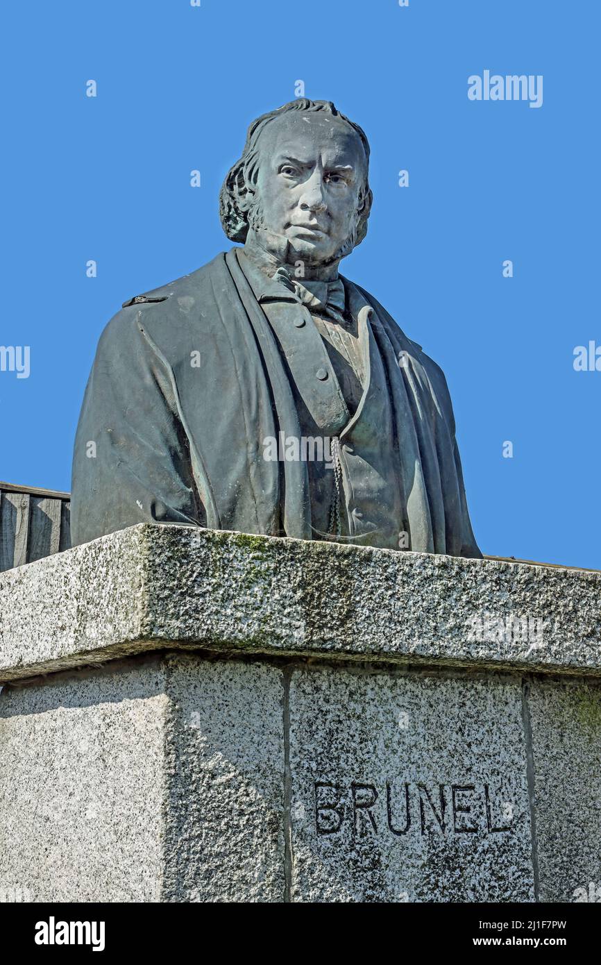 A copy of the bust by Baron Marochetti in London can be found in Saltash Cornwall. Now slightly battered and cobwebed Isambard Kingdom Brunel’s likene Stock Photo