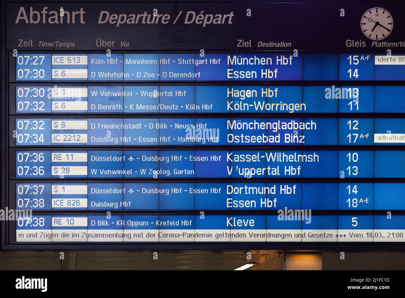Anzeigetafel am Hauptbahnhof Düsseldorf Stock Photo