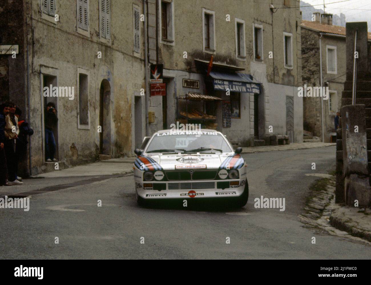 Photo A.013746 LANCIA RALLY 037 ALEN-KIVIMAKI TOUR DE CORSE