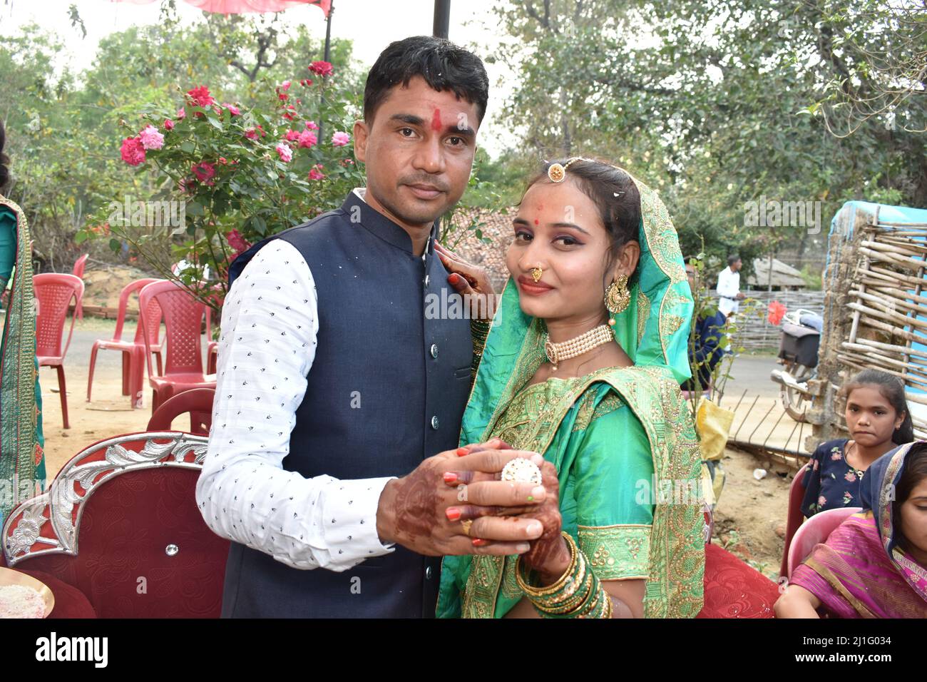 Indian wedding couple hi-res stock photography and images - Alamy