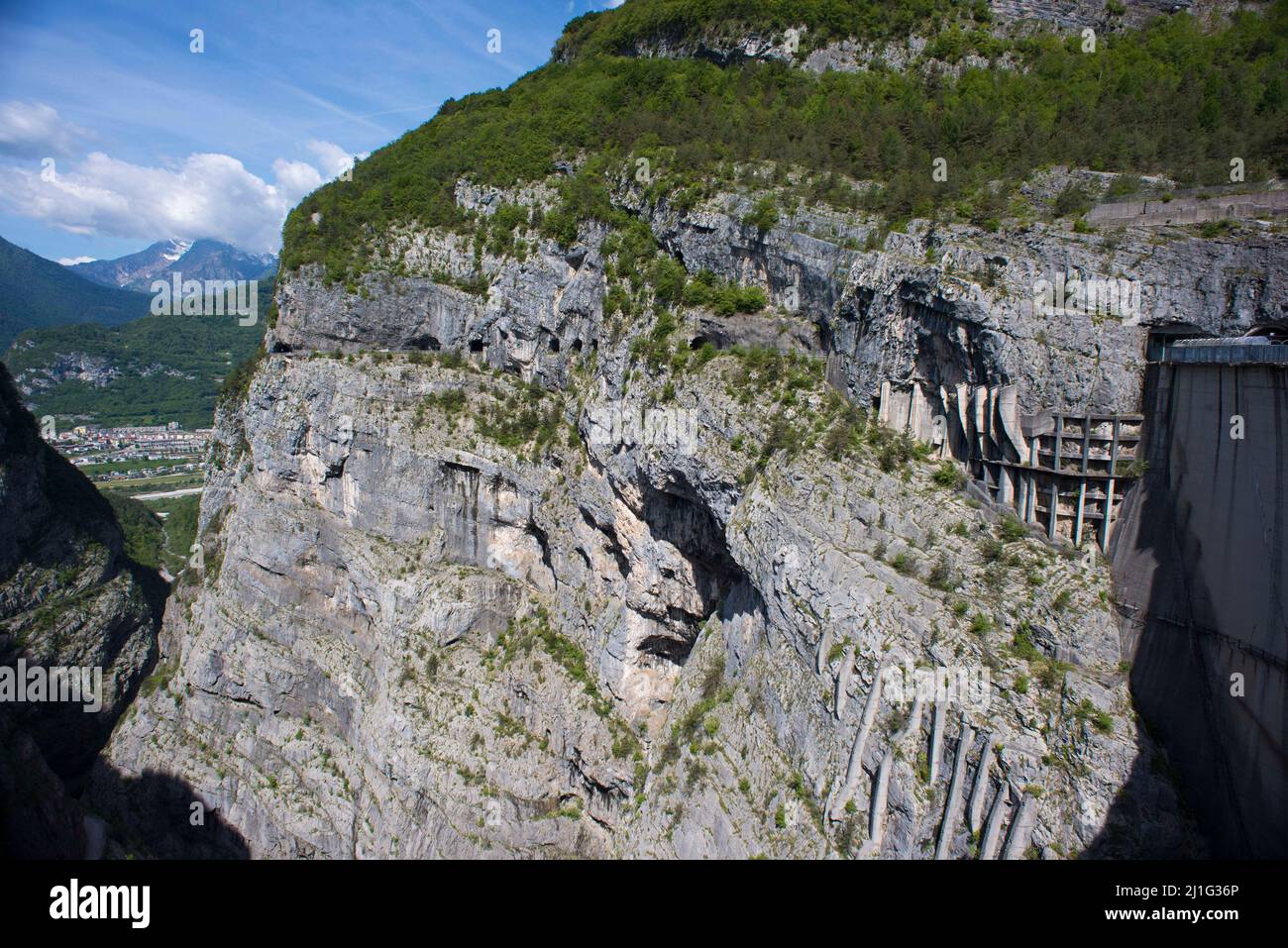 Erto and Casso (Pordenone), Italy 21/05/2016: the gully where the huge mass of water that destroyed the village of Longarone was channeled during the Vajont massacre in October 1963. © Andrea Sabbadini Stock Photo