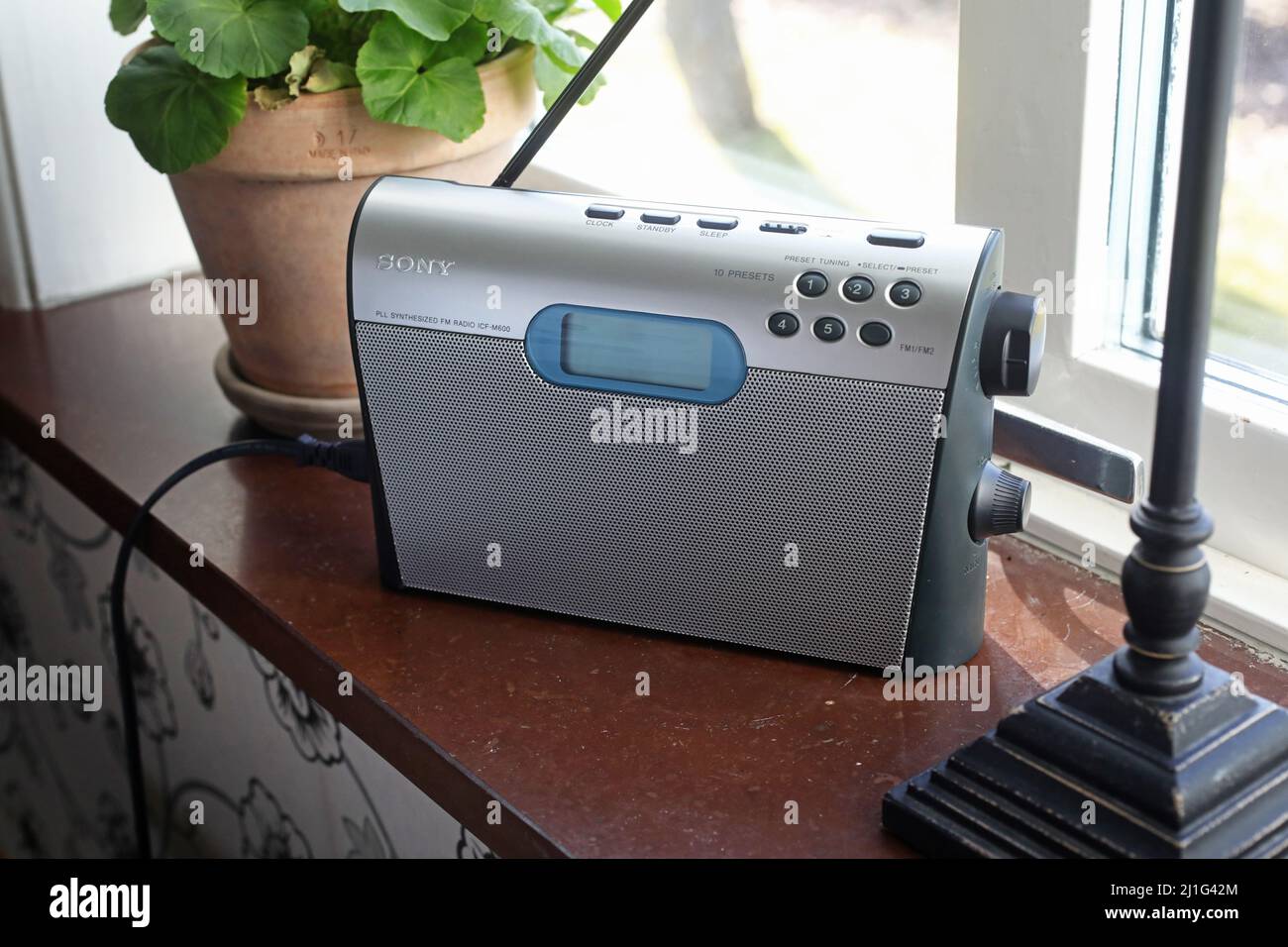 Page 3 - Fm Radio High Resolution Stock Photography and Images - Alamy