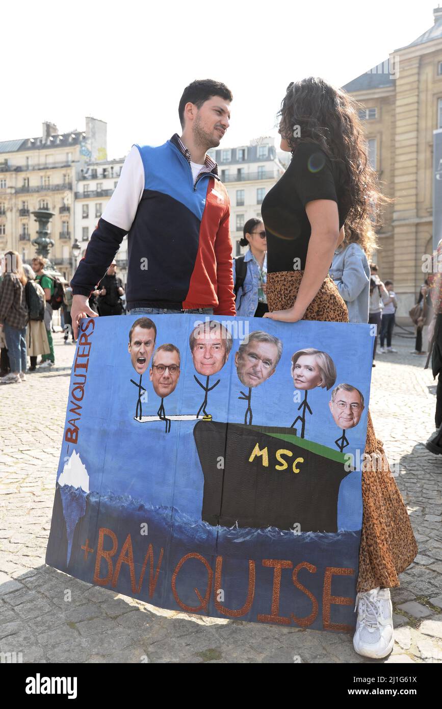 demonstration organised in Paris by the 'youth for climate' collective to shout their anger against the public authorities' inaction on ecology. Stock Photo