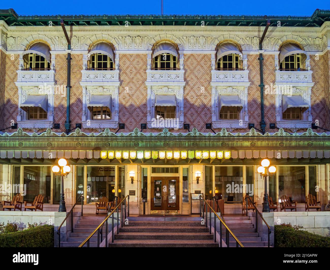 Night view of the Fordyce Bathhouse visitor center at Arkansas Stock