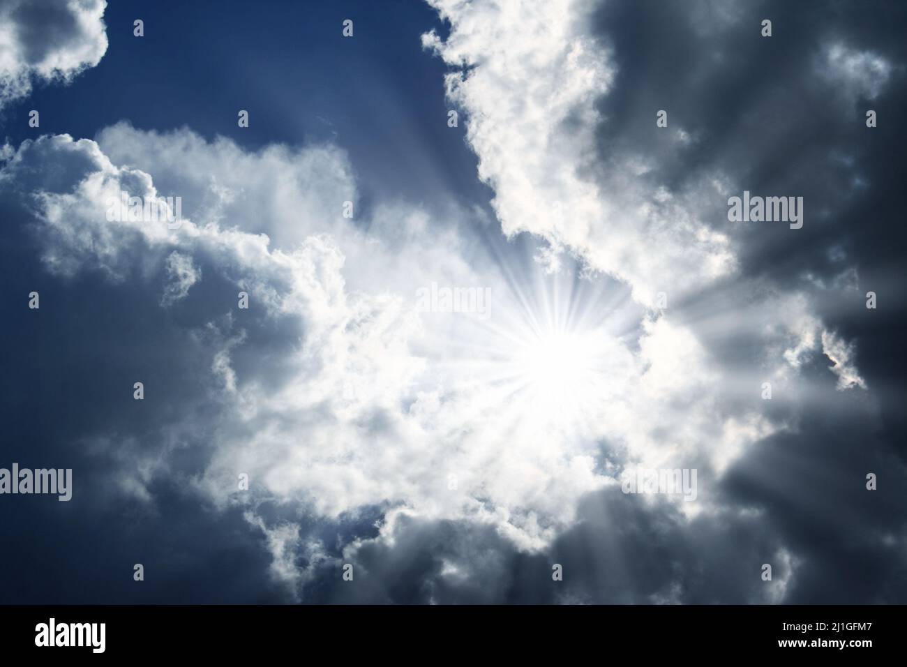 Overcast sky before storm. Dark ominous clouds Stock Photo - Alamy