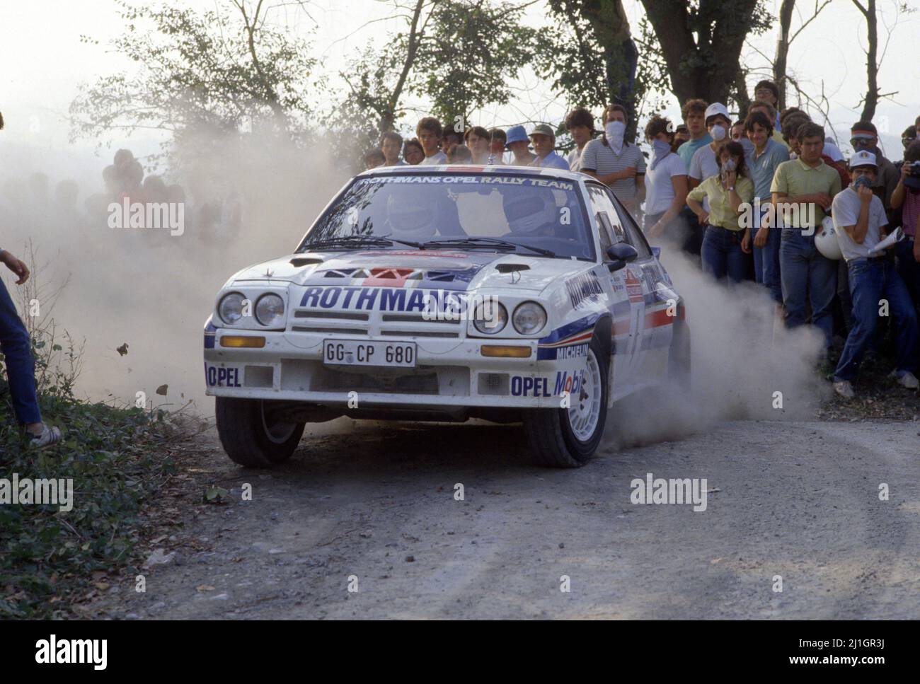 Ari Vatanen (FIN) Terry Harryman (GBR) Opel Manta 400 GrB Rothmans Opel ...
