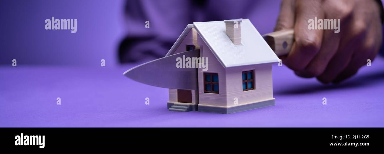 House Property Divided. Divorce And Estate Separation Stock Photo Alamy