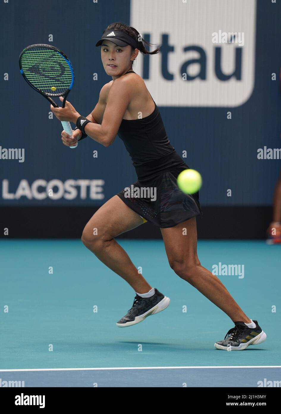 Miami Gardens FL, USA. 25th Mar, 2022. Coco Gauff Vs Wang Qiang during The Miami Open at Hard Rock Stadium on March 25, 2022 in Miami Gardens, Florida. Credit: Mpi04/Media Punch/Alamy Live News Stock Photo