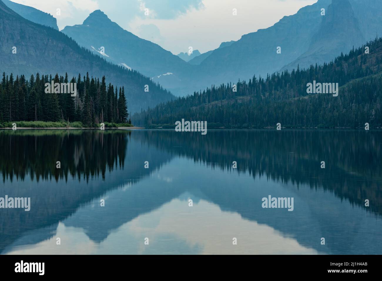 Two Layer Lake Layers reflects hi-res stock photography and images - Alamy