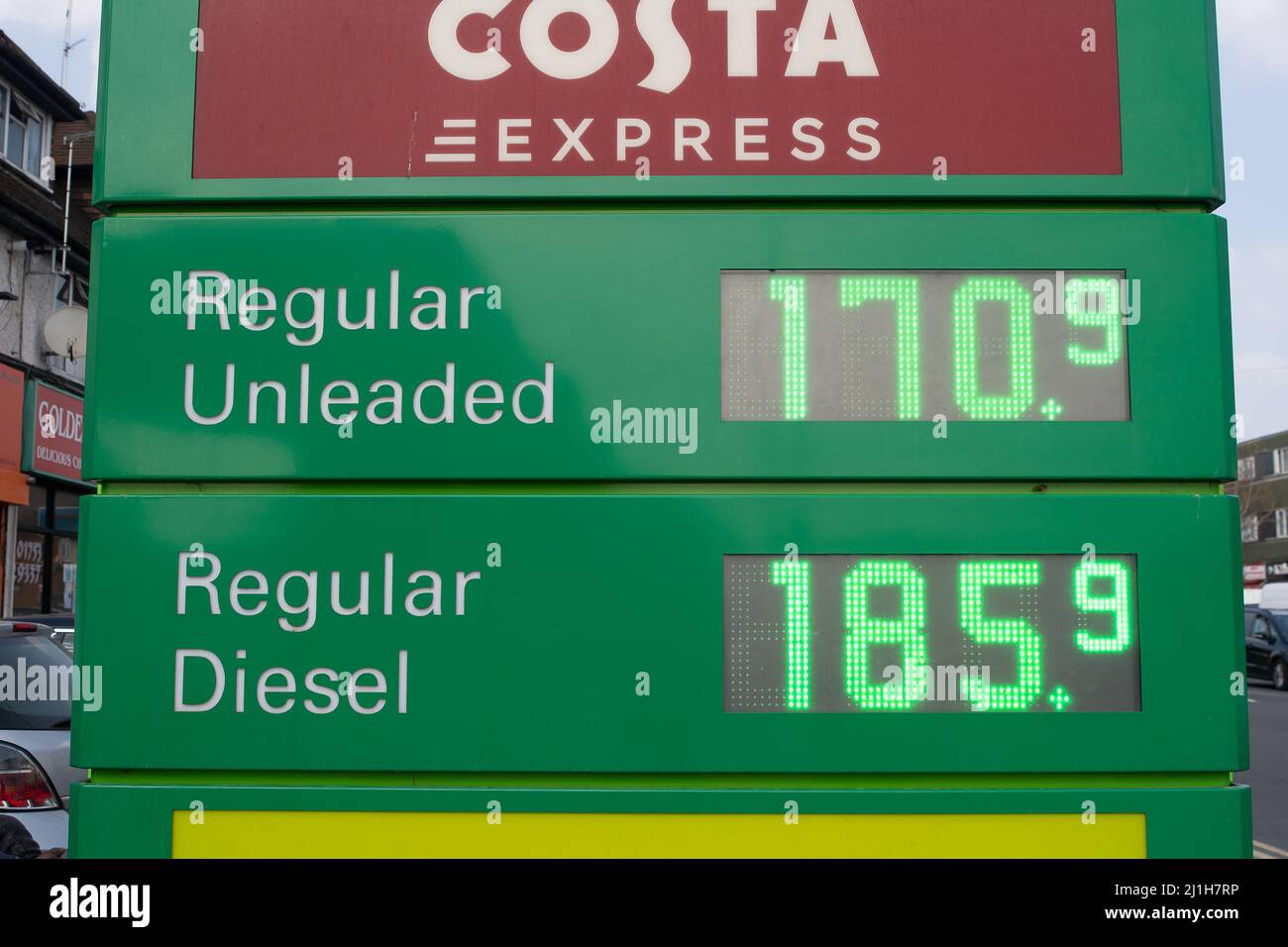 Slough, Berkshire, UK. 25th March, 2022. A BP petrol station on the