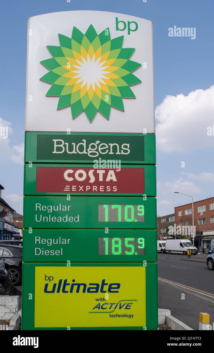 Ukrainian road signs hires stock photography and images Alamy