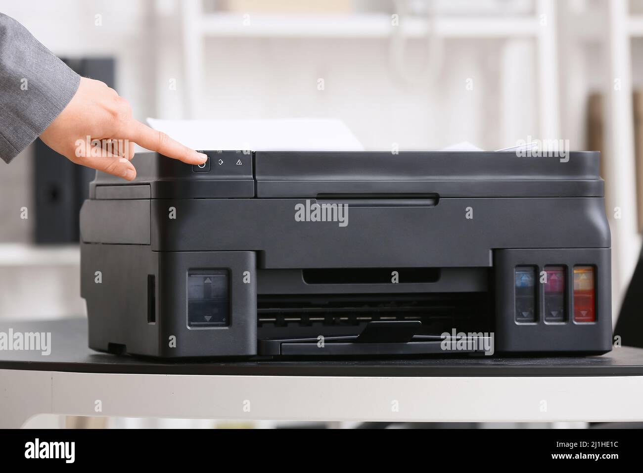 Using A Copy Machine Girl using copier machine hi-res stock photography and images - Alamy