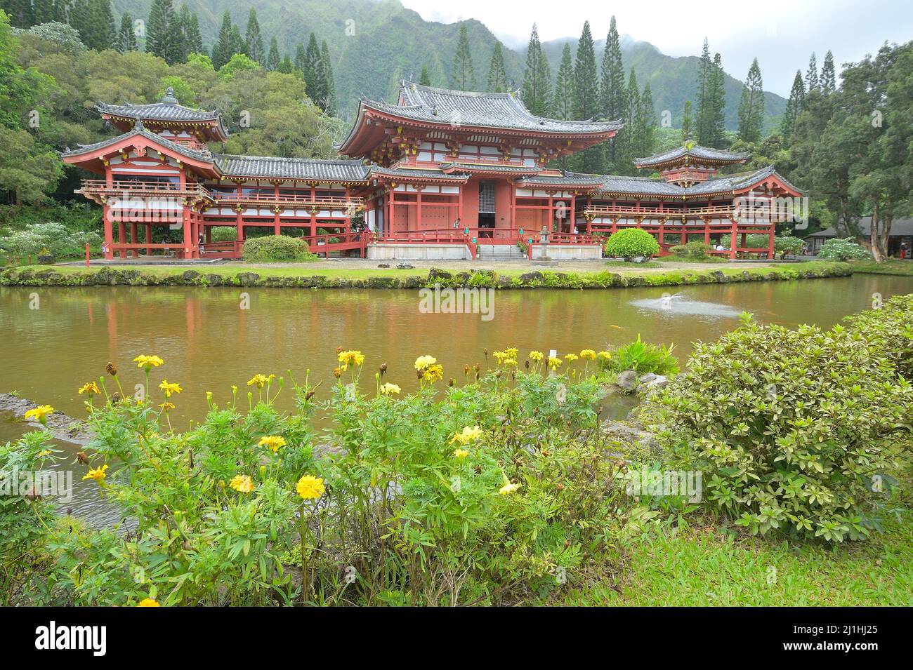 The scenic ByodoIn temple near renowned Honolulu, Oahu HI Stock Photo