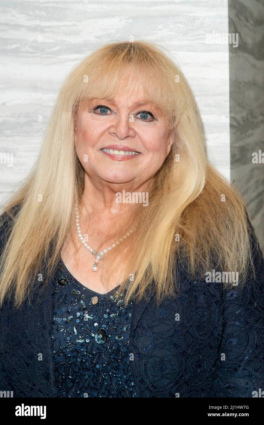 California, USA. 25th Mar, 2022. Sally Struthers attends Suzanne