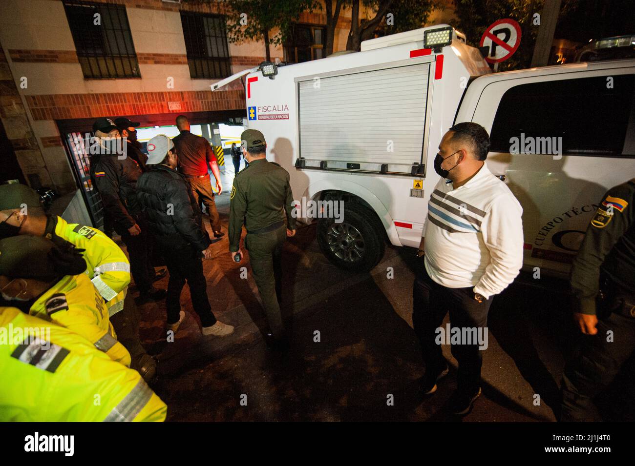 Bogota, Colombia. 26th Mar, 2022. Forensic technicians work at the Four Seasons Hotel (Casa Medina) where Taylor Hawkins, drummer of the rock band Foo Fighters, was staying and was reported dead hours before his presentation at the Estereo Picnic music festival, in Bogota, Colombia, March 26, 2022. Credit: Long Visual Press/Alamy Live News Stock Photo