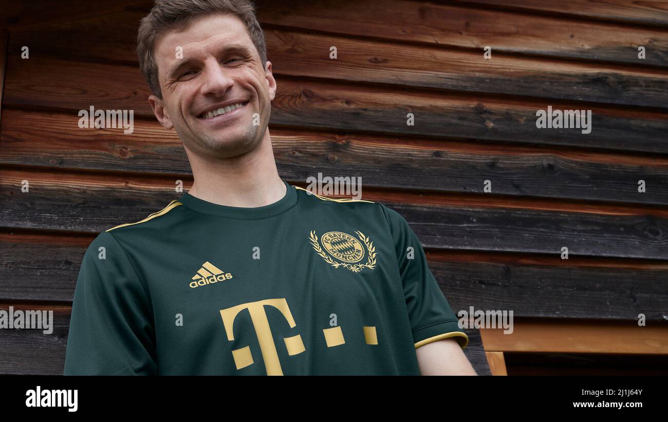 Herzogenaurach Germany 17th Sept. 2021, football: Thomas Mueller in 2021 Wiesn  jersey, adidas and FC Bayern Munich today present the new FC Bayern Wiesn  jersey – designed to celebrate the world's most