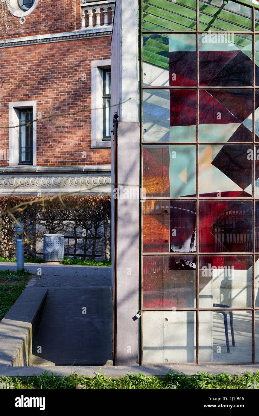 Pavillon (Jørgen Carlo Larsen, 2011), glass and concrete building outside Botanisk Laboratorium (Botanical Laboratory); Copenhagen, Denmark Stock Photo