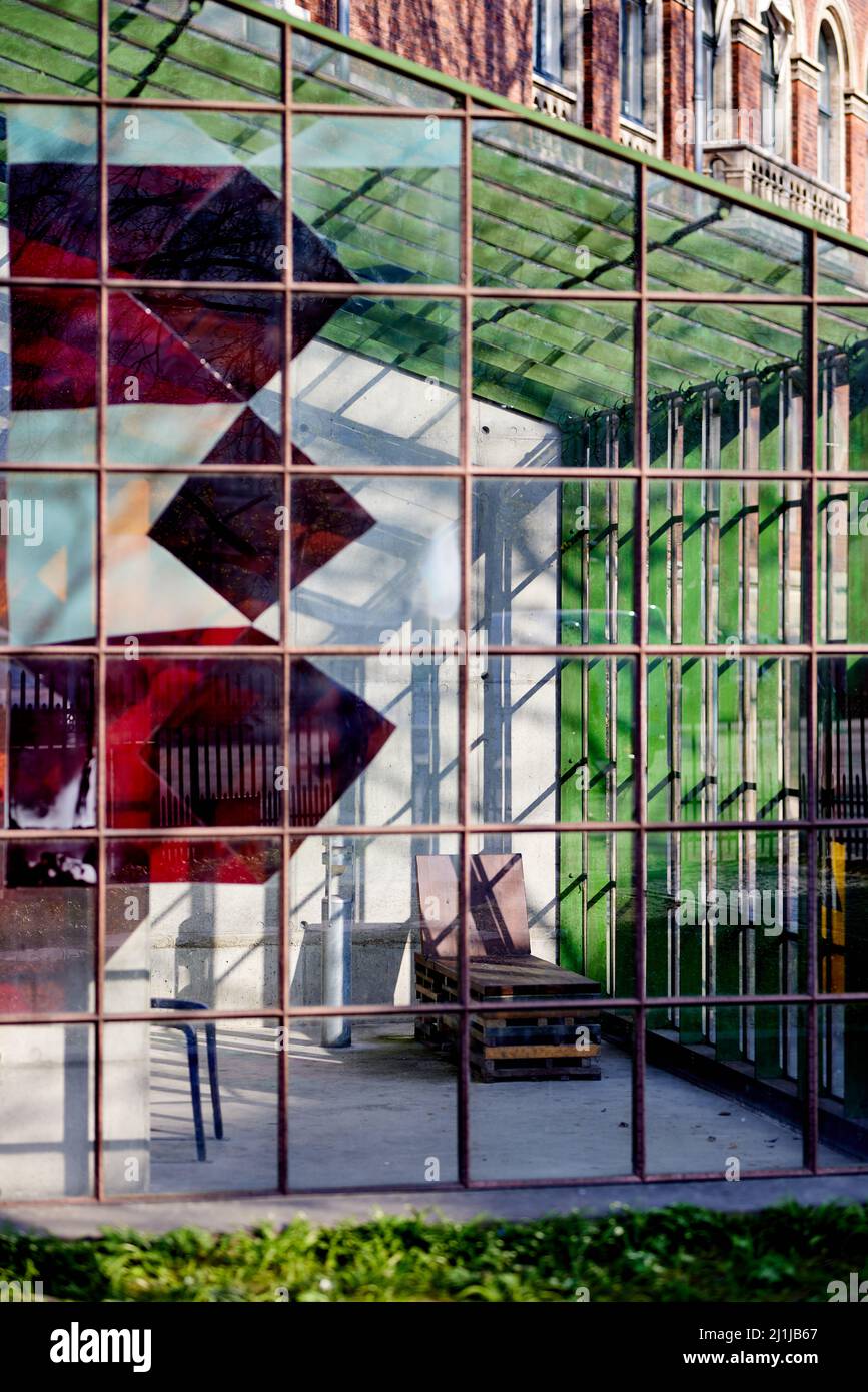 Pavillon (Jørgen Carlo Larsen, 2011), glass and concrete building outside Botanisk Laboratorium (Botanical Laboratory); Copenhagen, Denmark Stock Photo