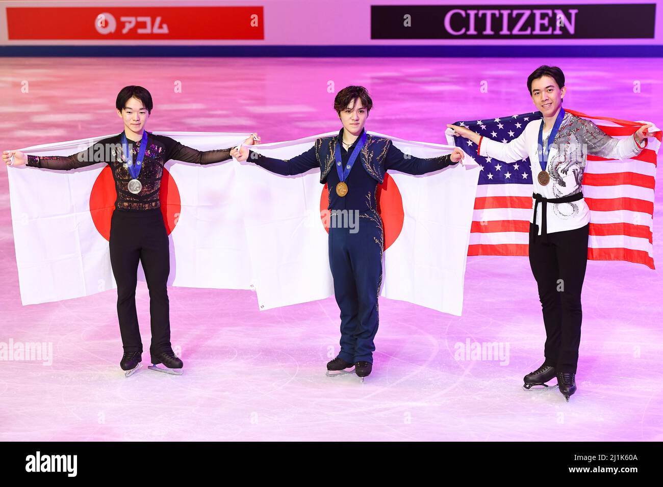 Men Awards, LR Yuma KAGIYAMA (JPN) second place, Shoma UNO (JPN) first