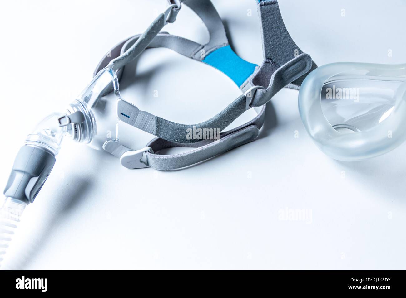 CPAP mask against obstructive sleep apnea helps patients respirator