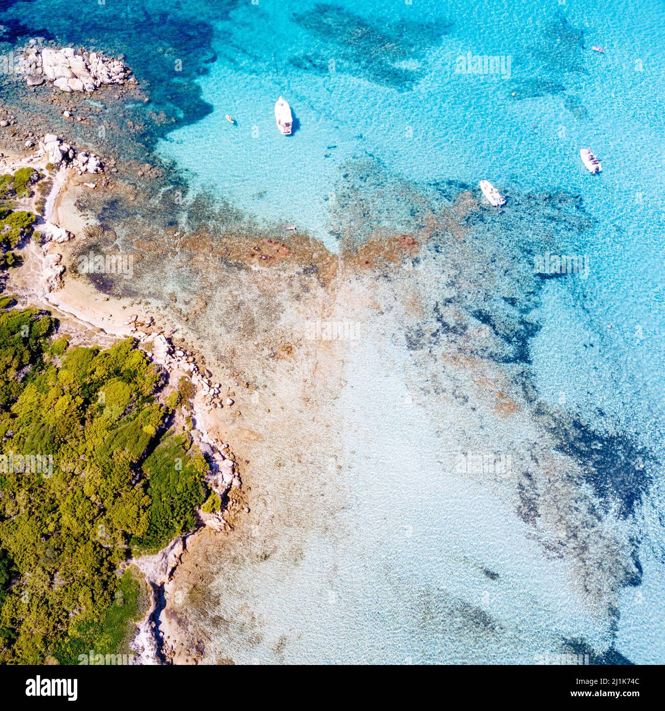 Turquoise sea water rock hi-res stock photography and images - Alamy