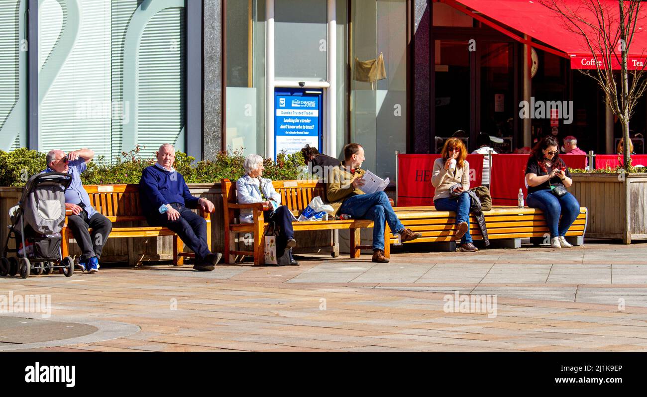 Dundee, Tayside, Scotland, UK. 26th Mar, 2022.Temperatures in parts of North East Scotland reached 18°C as a result of the warm March sunshine. Dundee residents are out and about in the city centre, taking advantage of the glorious warm Spring weekend weather and having a good time while socialising. Credit: Dundee Photographics/Alamy Live News Stock Photo