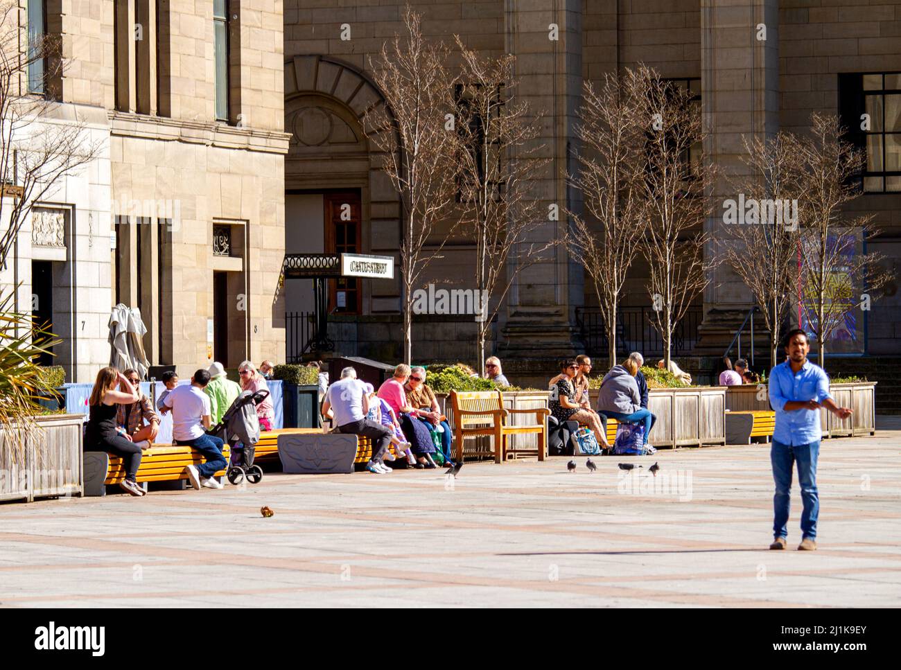 Dundee, Tayside, Scotland, UK. 26th Mar, 2022.Temperatures in parts of North East Scotland reached 18°C as a result of the warm March sunshine. Dundee residents are out and about in the city centre, taking advantage of the glorious warm Spring weekend weather and having a good time while socialising. Credit: Dundee Photographics/Alamy Live News Stock Photo