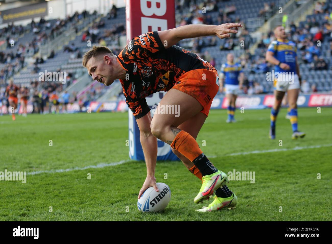 Try Against Leeds Rhinos Hi-res Stock Photography And Images - Alamy