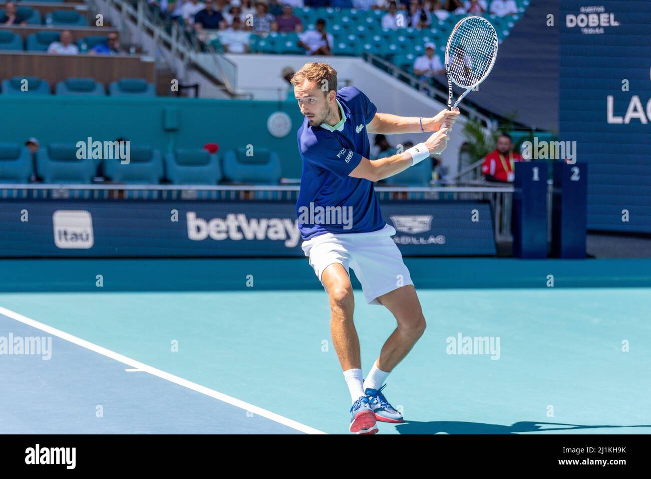 Miami Gardens, FL, USA. 26th March 2022. Andy Murray (GBR) vs Daniil Medvedev (RUS) during the world tennis tournament at the 2022 Miami Open powered by Itau. Score: 6-4, 6-2. Winner: Daniil Medvedev (RUS). Credit: Yaroslav Sabitov/YES Market Media/Alamy Live News. Stock Photo