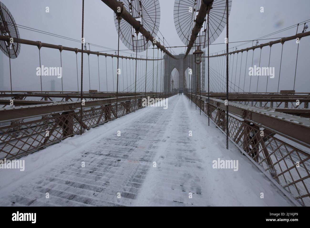Brooklyn bridge winter hi-res stock photography and images - Alamy
