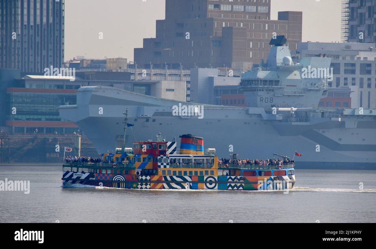 HMS Queen Elizabeth Stock Photo - Alamy