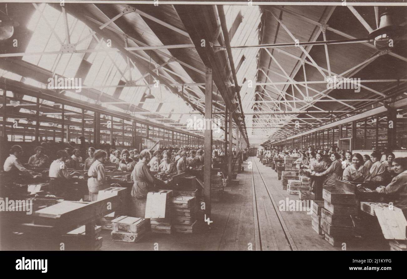 Munitions factory ww1 hires stock photography and images Alamy