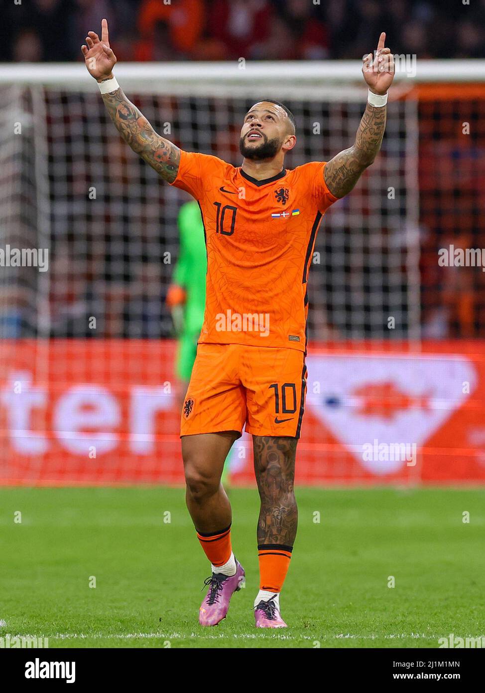Memphis Depay - ‪I'll be in AMSTERDAM on Tuesday next week and want to meet  you guys at the new @UnderArmourNL store at the Kalverstraat. #UAHOVR  #WEWILL‬