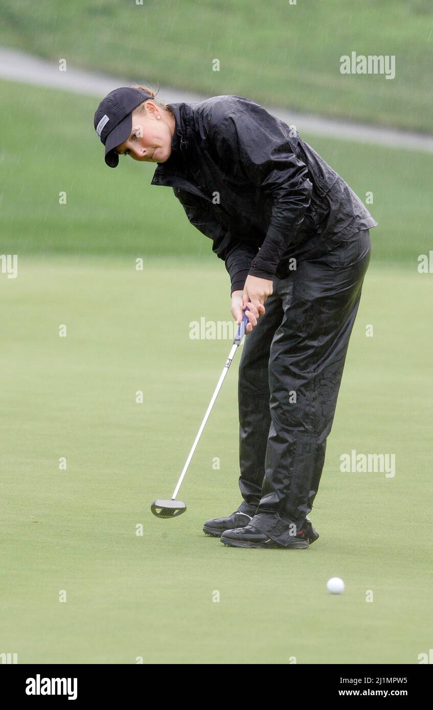 Sep 31, 2009-Incheon, South Korea-Meaghan Francella of Port Chester NY putts on the 8th hole during round two of Hana Bank Kolon Championship at Sky 72 Golf Club on October 31, 2009 in Incheon, South Korea. Stock Photo