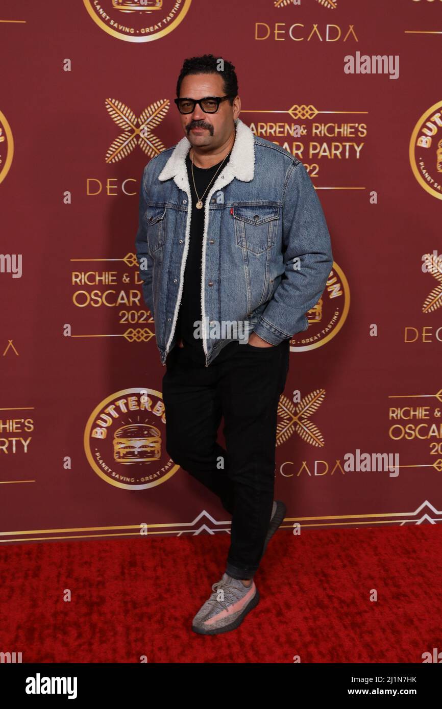 Vincent Laresca arrives at Darren Dzienciol and Richie Akiva’s Oscar