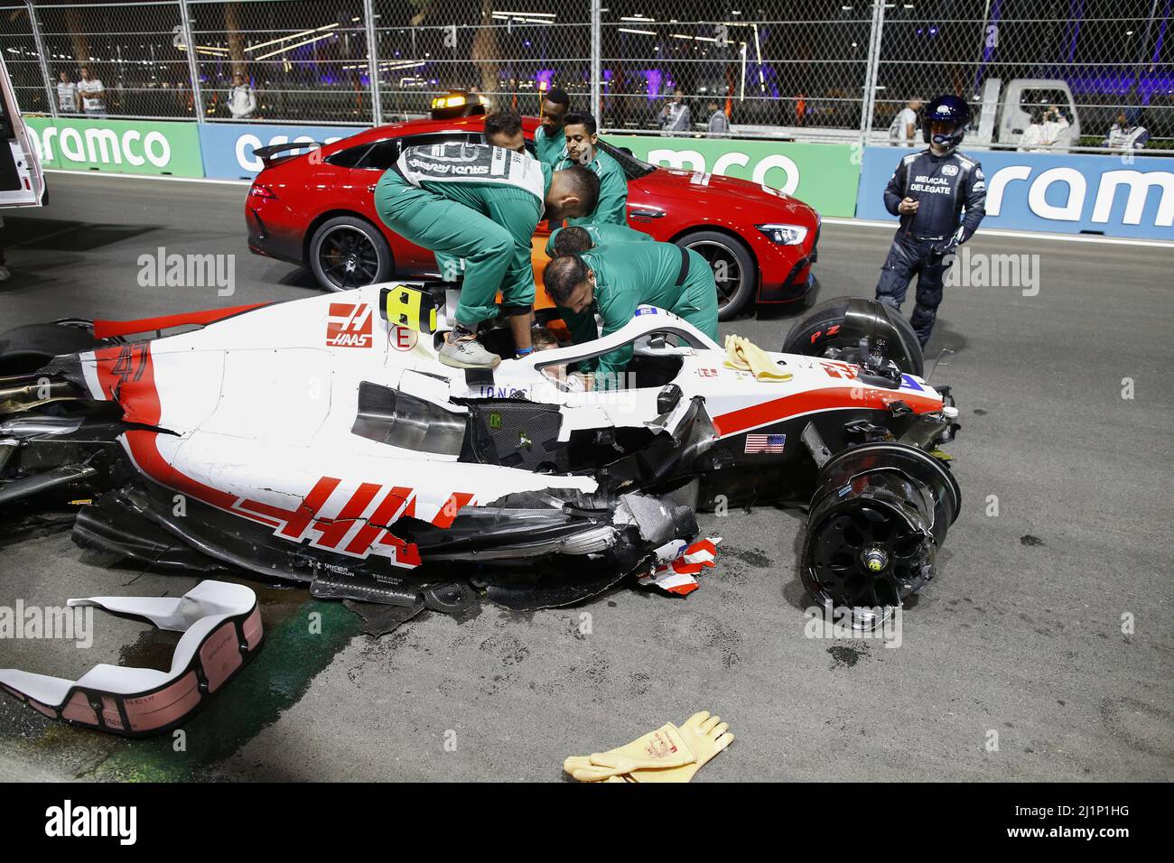 crash, accident, 47 SCHUMACHER Mick (ger), Haas F1 Team VF22 Ferrari