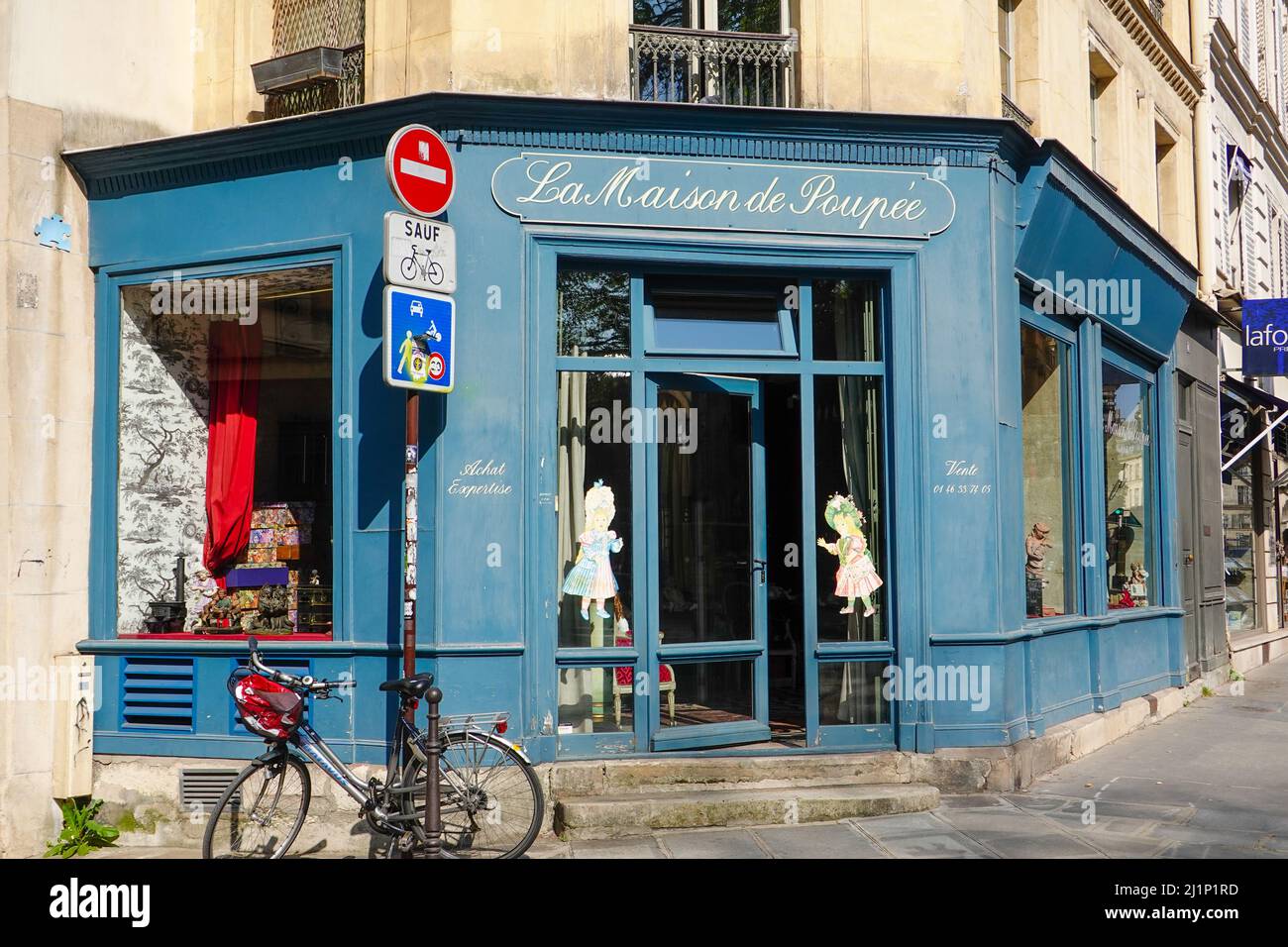 Shop front, La Maison de Poupée, Doll Shop in the 6th Arrondissement, Paris,  France Stock Photo - Alamy