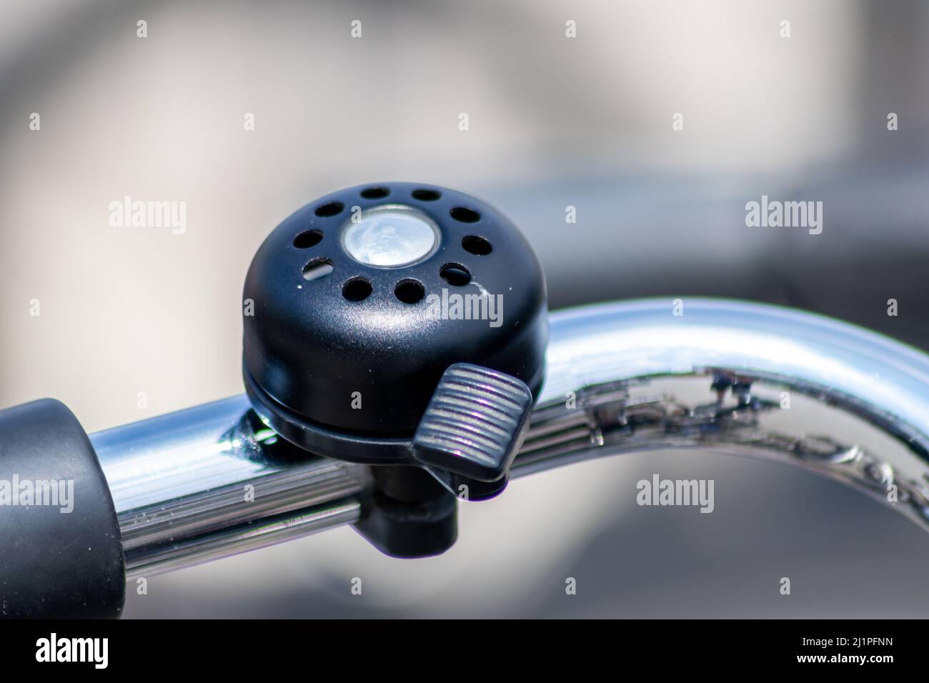 Melon bike bell ensures security in the road traffic for bikers and