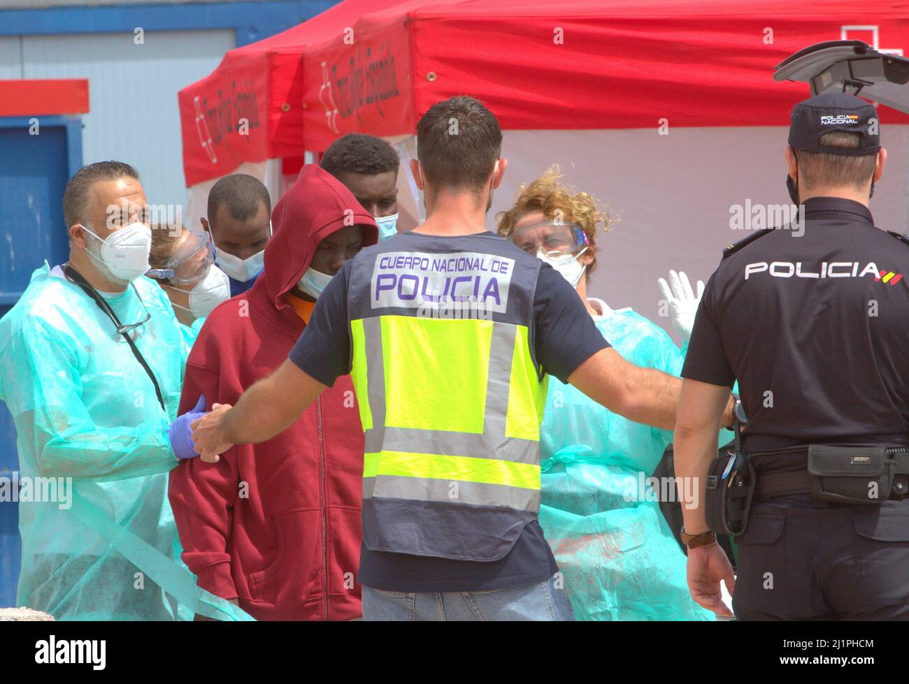 Tenerife, Spain. 27th Mar, 2022. Arrival of a small boat to the Christians with 12 male migrants from Mali, Senegal and Mauritania all in good health, they had been at sea for 7 days. (Credit Image: © Mercedes Menendez/Pacific Press via ZUMA Press Wire) Credit: ZUMA Press, Inc./Alamy Live News Stock Photo