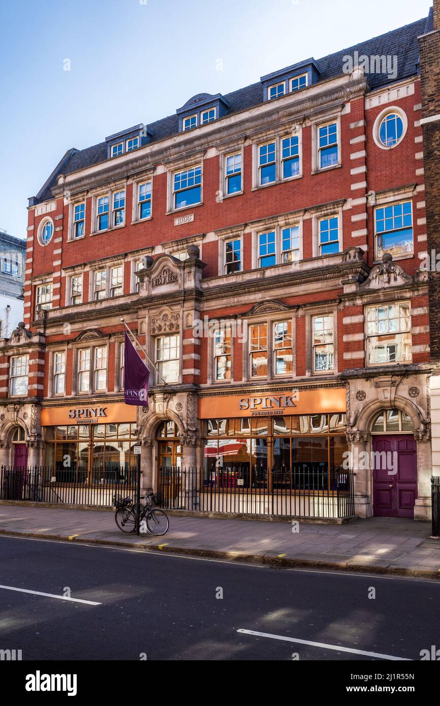 Spink Auction House London - founded in 1666 in London, Spink Auctioneers is the premier collectables auction house. HQ 67-69 Southampton Row London. Stock Photo
