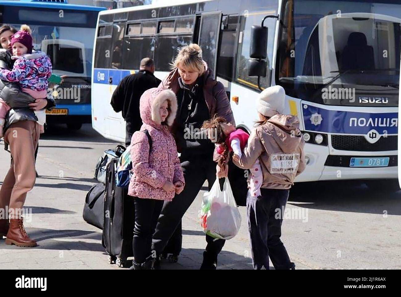 Vysne Nemecke, Ukraine. 27th Mar, 2022. Ukrainian refugees board buses near the Slovak-Ukrainian border crossing, eastern Slovakia, on sunday on March 27, 2022. Photo by Ukrainian Police/UPI Credit: UPI/Alamy Live News Stock Photo