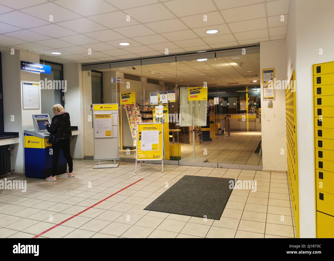Postbank filiale High Resolution Stock Photography and Images - Alamy