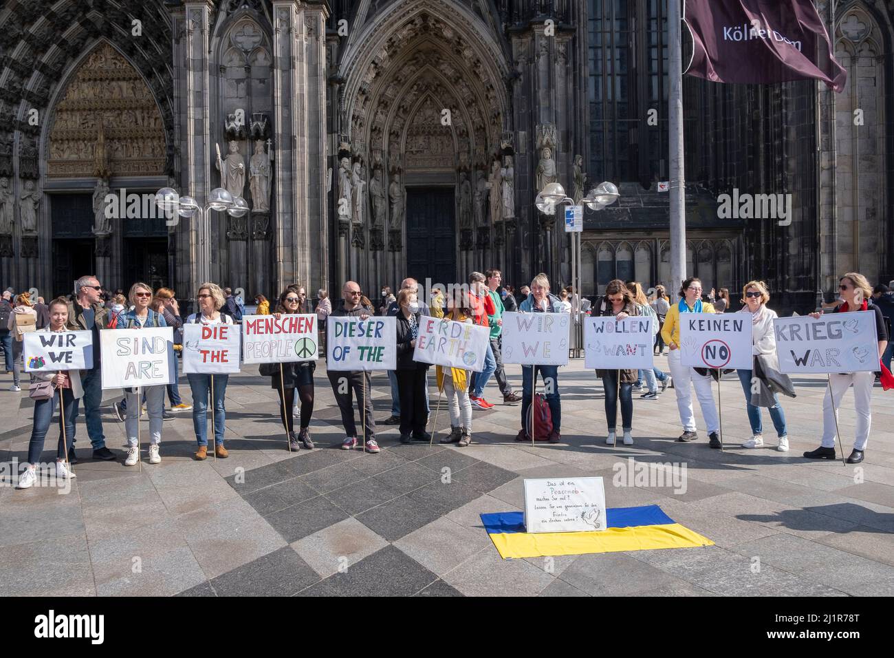 Protest against Russia's war of aggression against Ukraine at Cologne Cathedral Stock Photo