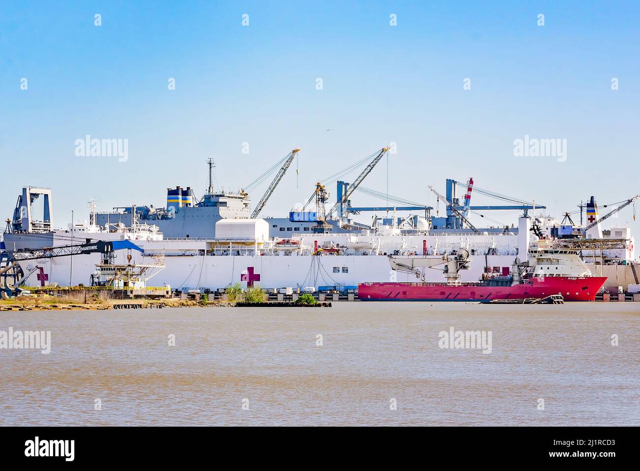 The USNS Comfort, a Navy hospital ship, is docked for repairs at Alabama Shipyard, March 25, 2022, in Mobile, Alabama. Stock Photo