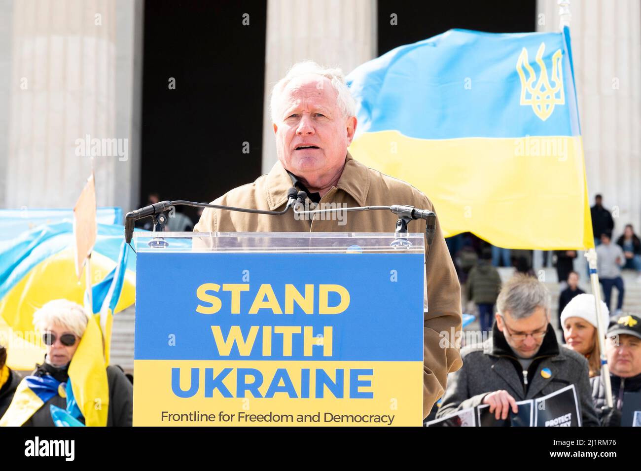 Washington, DC, USA. 27th Mar, 2022. March 27, 2022 - Washington, DC, United States: BILL KRISTOL, Director of Defending Democracy and founder of the Weekly Standard, speaking at a Stand With Ukraine rally at the Lincoln Memorial. (Credit Image: © Michael Brochstein/ZUMA Press Wire) Credit: ZUMA Press, Inc./Alamy Live News Stock Photo