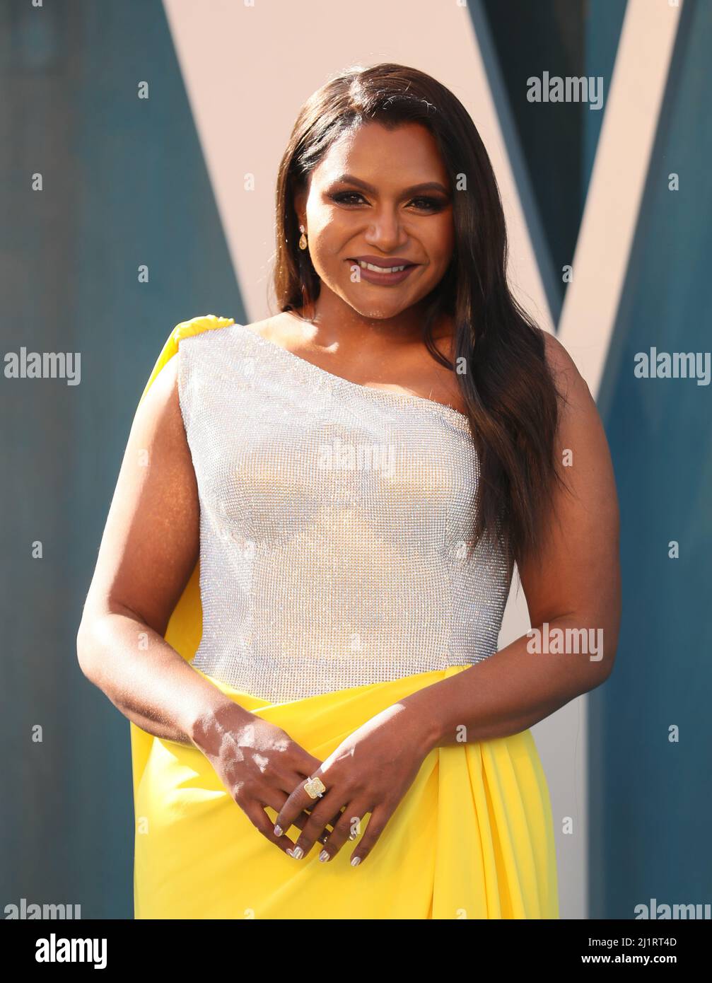 Mindy Kaling arrives at the Vanity Fair Oscar party during the 94th