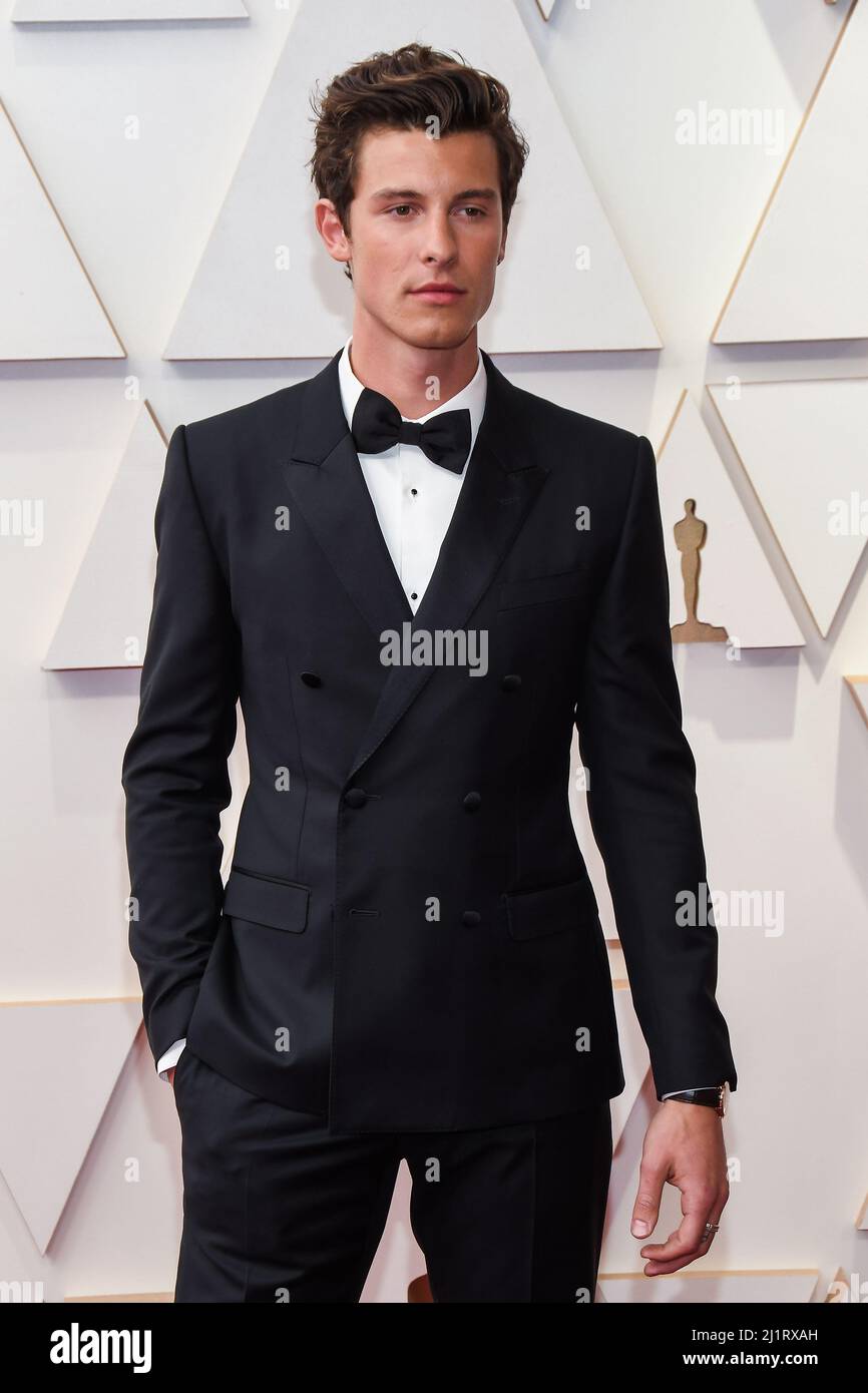 Los Angeles, USA. 27th Mar, 2022. Shawn Mendes walking on the red