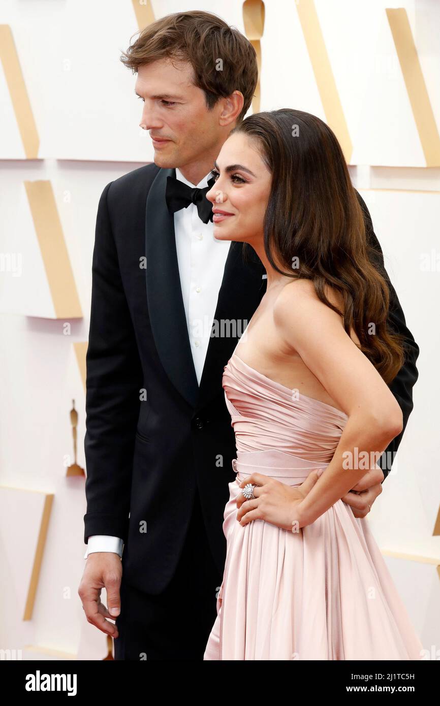 LOS ANGELES - MAR 27:  Ashton Kutcher, Mila Kunis at the 94th Academy Awards at Dolby Theater on March 27, 2022 in Los Angeles, CA Stock Photo